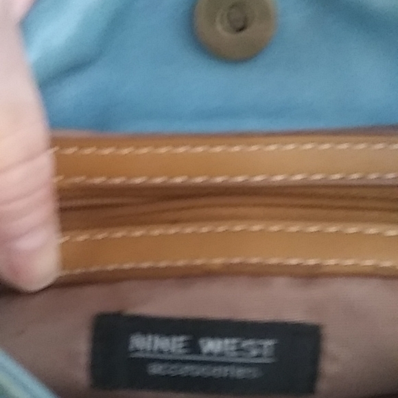 9 west accessories light blue with natural tan accents lined in tan material - Picture 7 of 12